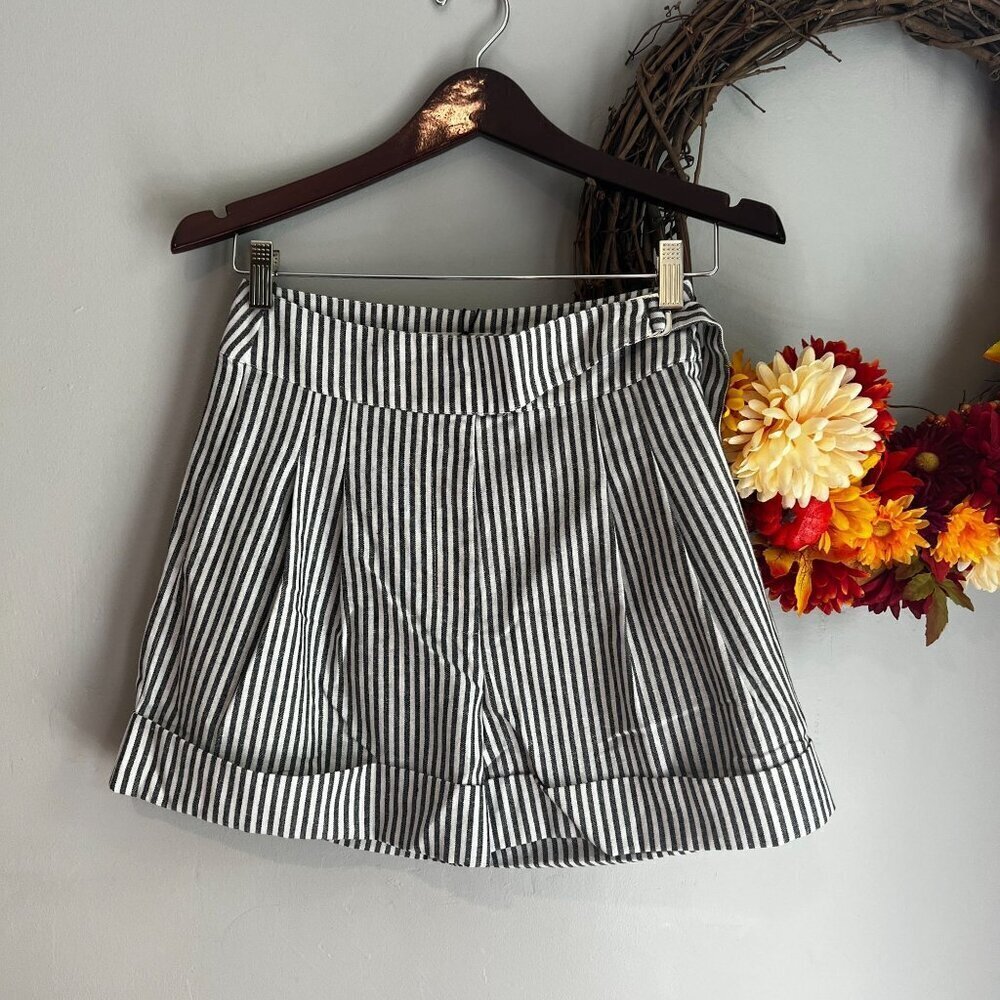 Evidnt Anthro High Rise Short SMALL White Gray Striped Linen Blend